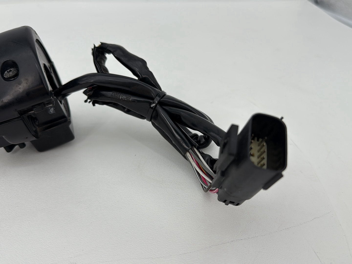 2007 - 2011 Harley-Davidson Touring Street Glide Right Engine Start Kill Switches Controls 71564-96