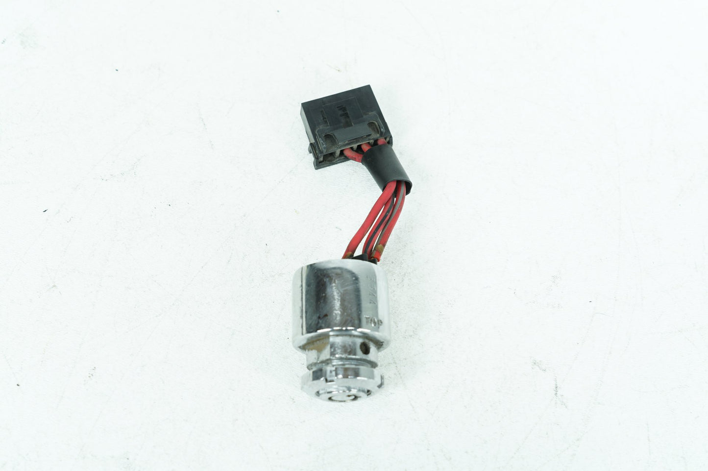 1999 - 2006 Harley-Davidson Dyna Low Rider Ignition Switch Cylinder Barrel Lockset NOKey  	71421-90B