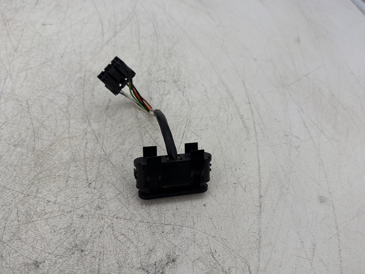 2007 Harley Touring FLHTC Electra Glide Classic OEM Dash Indicator Lamp Wire Plug 68789-96A