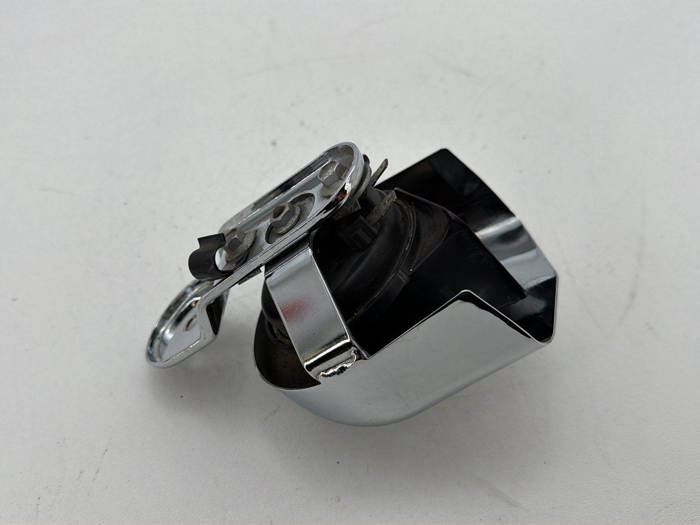 2011 Harley Heritage Softail Classic FLSTC OEM Horn Signal Klaxon Chrome Cover