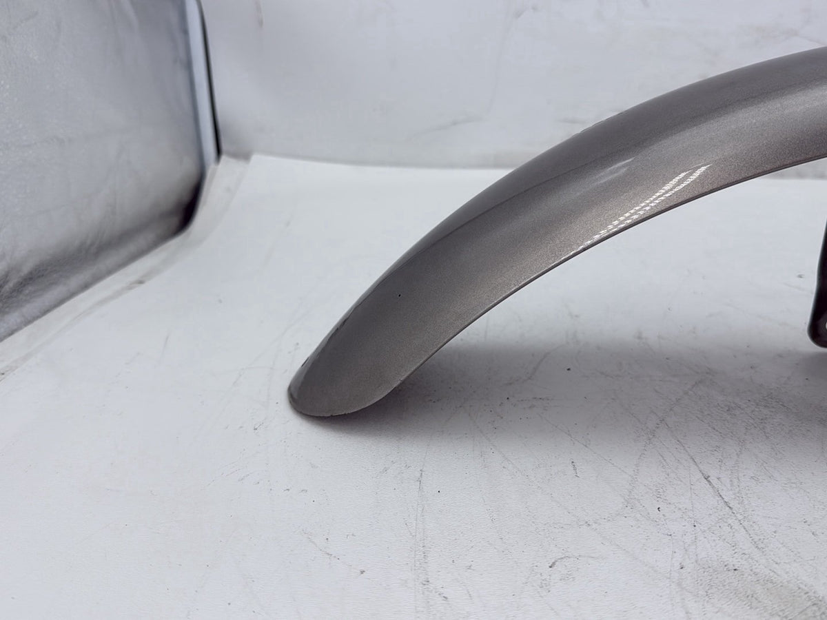 2009 Harley Sportster 883 Low XL883L OEM Front Wheel Fender Shell Panel