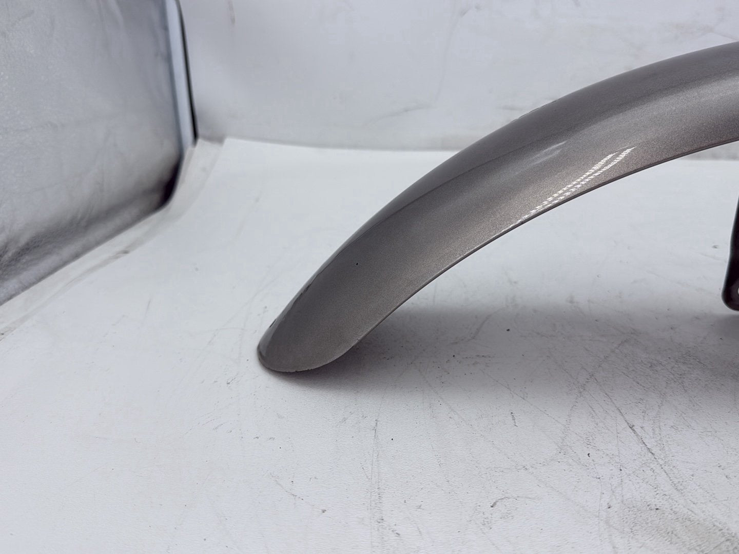 2009 Harley Sportster 883 Low XL883L OEM Front Wheel Fender Shell Panel