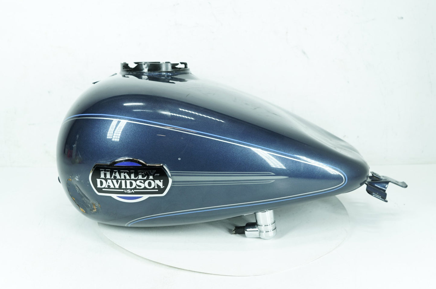 2007 - 2012 Harley-Davidson Touring Electra Glide Ultra Fuel Gas Tank Gasoline Reservoir  	61356-08