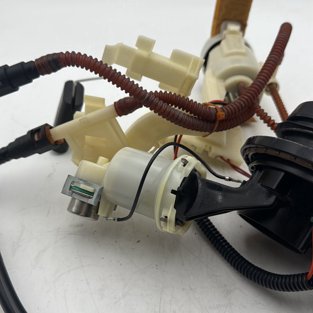 2007 - 2012 Harley-Davidson Touring Electra Glide Classic Gas Gasoline Fuel Petrol Pump Sending  	62908-08