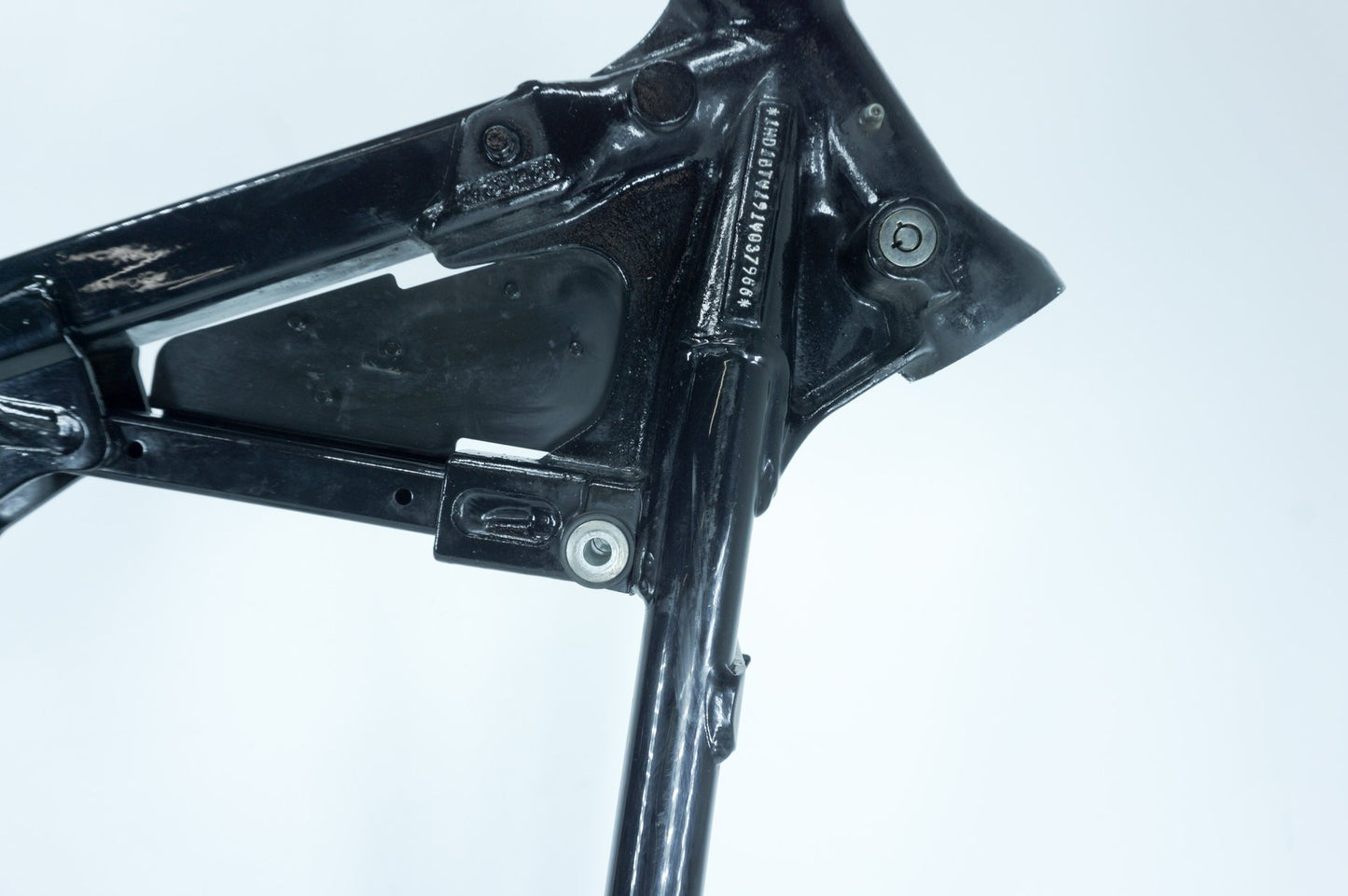 1999 - 2006 Harley-Davidson Softail Night Train Body Main Frame Chassis SLVG   47008-00C