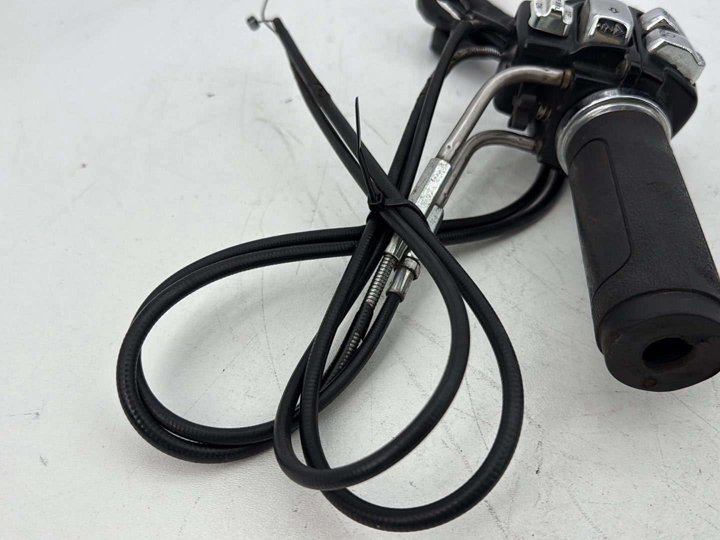 2007 - 2012 Harley-Davidson Touring Electra Glide Ultra Right Engine Start Kill Switches Controls 	71684-06