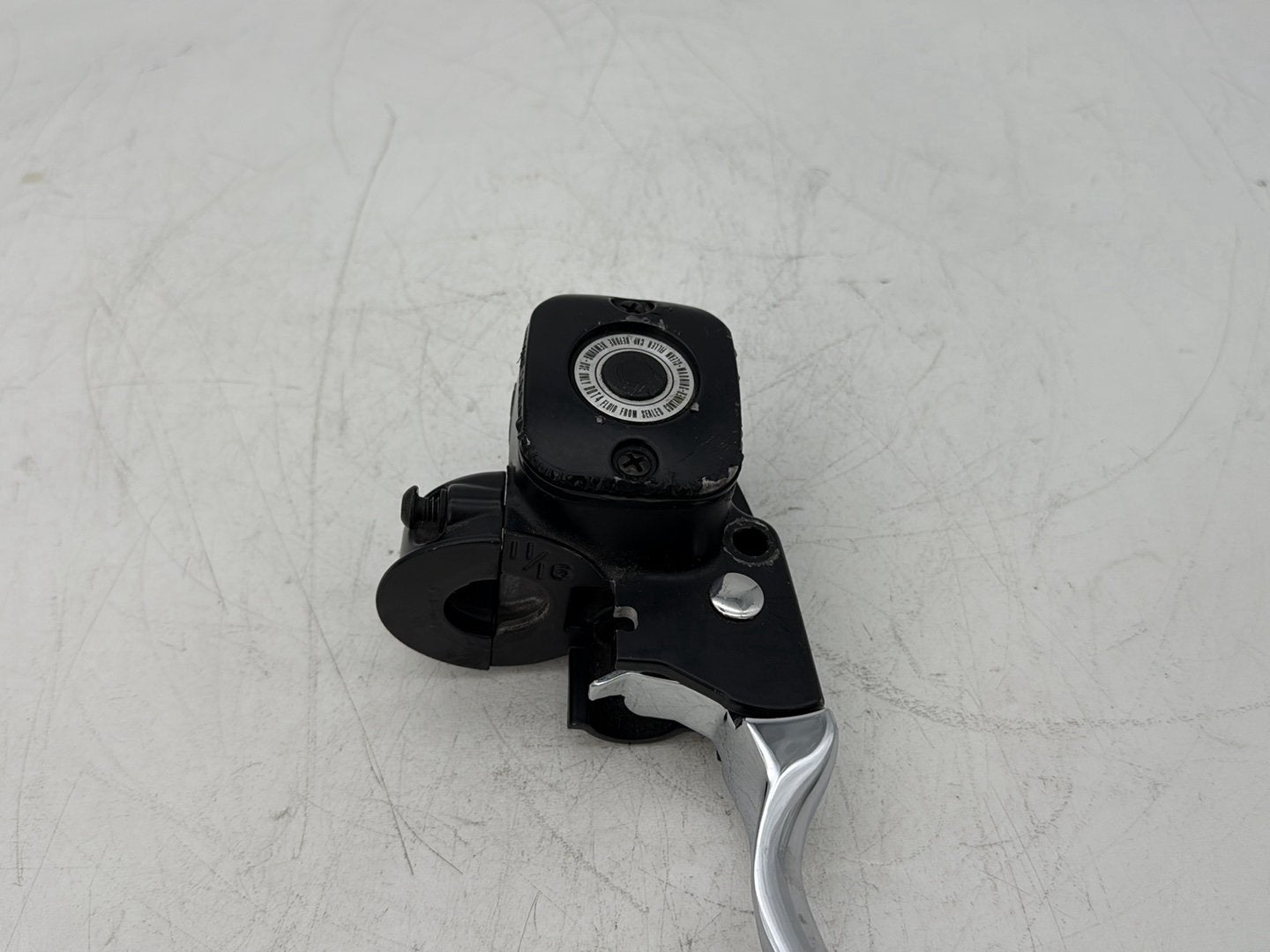2005 Harley Touring FLHRCI Road King Classic OEM Front Right Brake Lever Master Cylinder