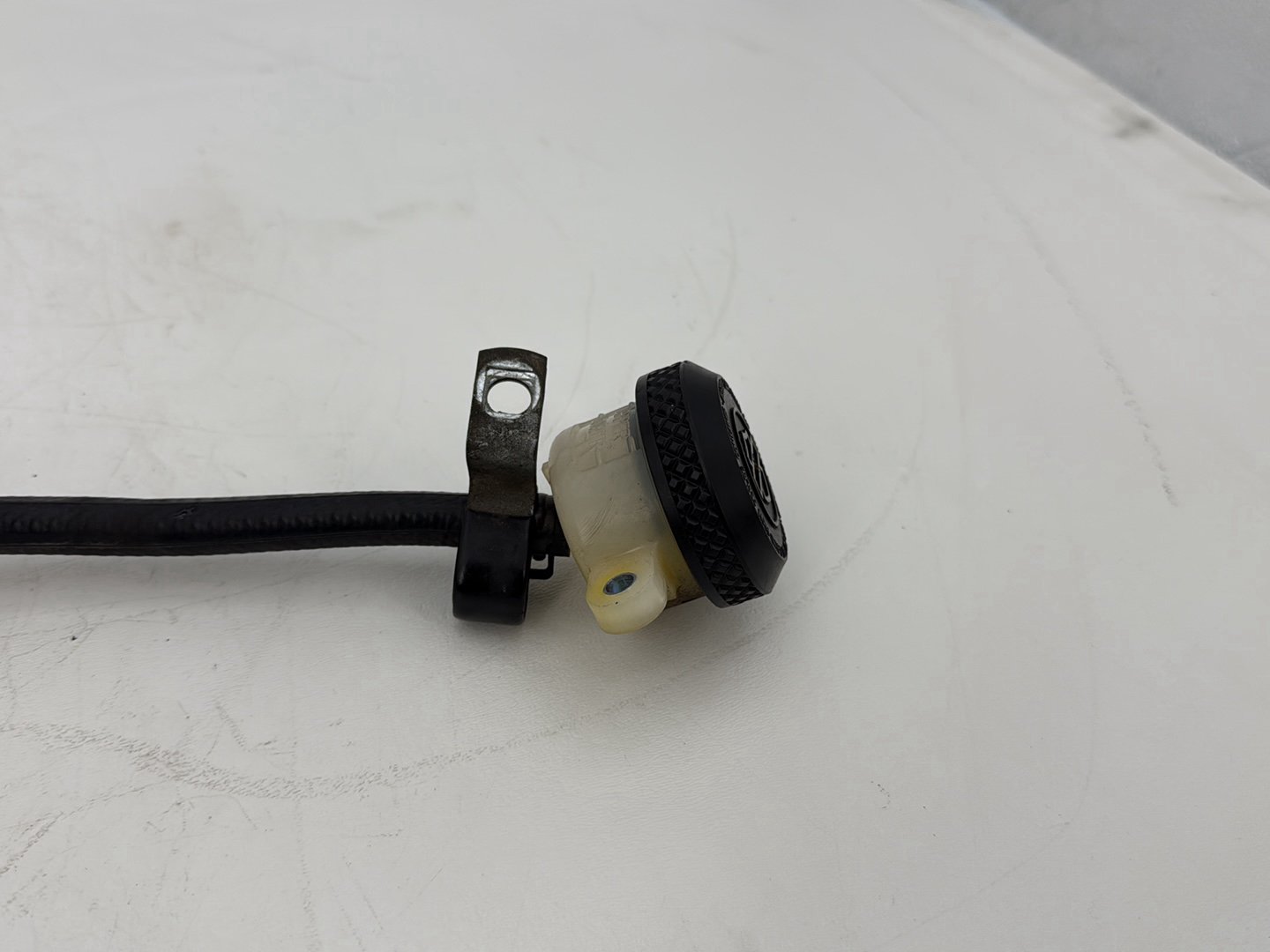 2009 Harley Sportster XL1200C 1200 Custom OEM Rear Brake Master Cylinder Bottle Brake Line