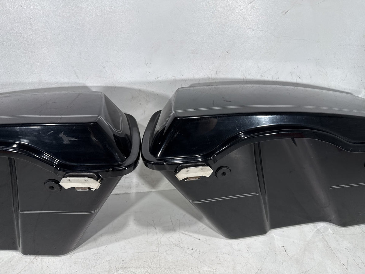 2009 Harley Electra Glide Touring Ultra OEM Left Right Saddlebags Luggage NOKey