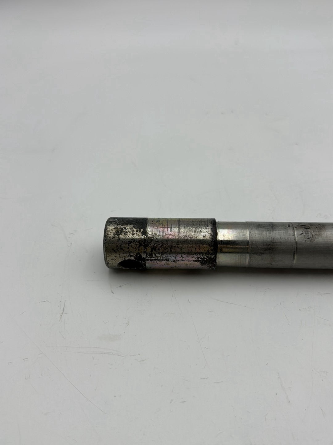 2007 - 2012 Harley-Davidson Dyna Street Bob Front Wheel Axle Bolt Shaft  	40928-06