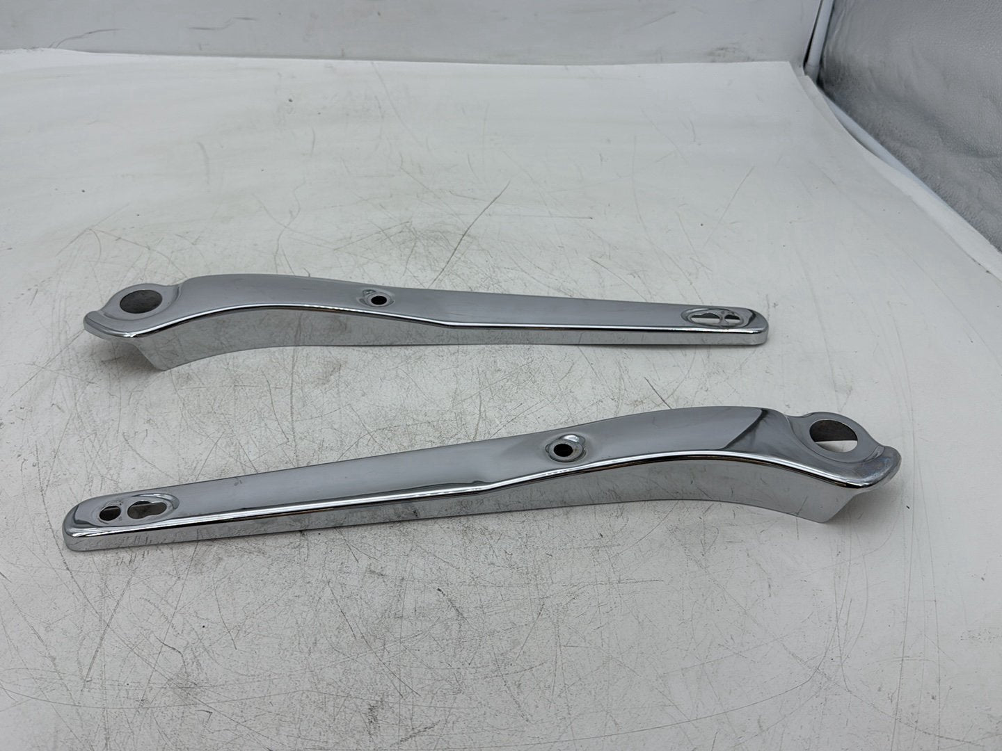 2008 Harley Dyna FXDL Low Rider Anniversary OEM Rear Left Right Fender Struts Bracket