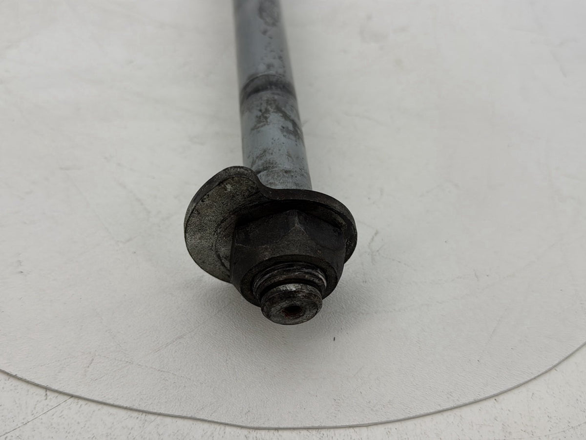 2007 - 2011 Harley-Davidson Touring Electra Glide Ultra Rear Wheel Axle Bolt Shaft 41056-09