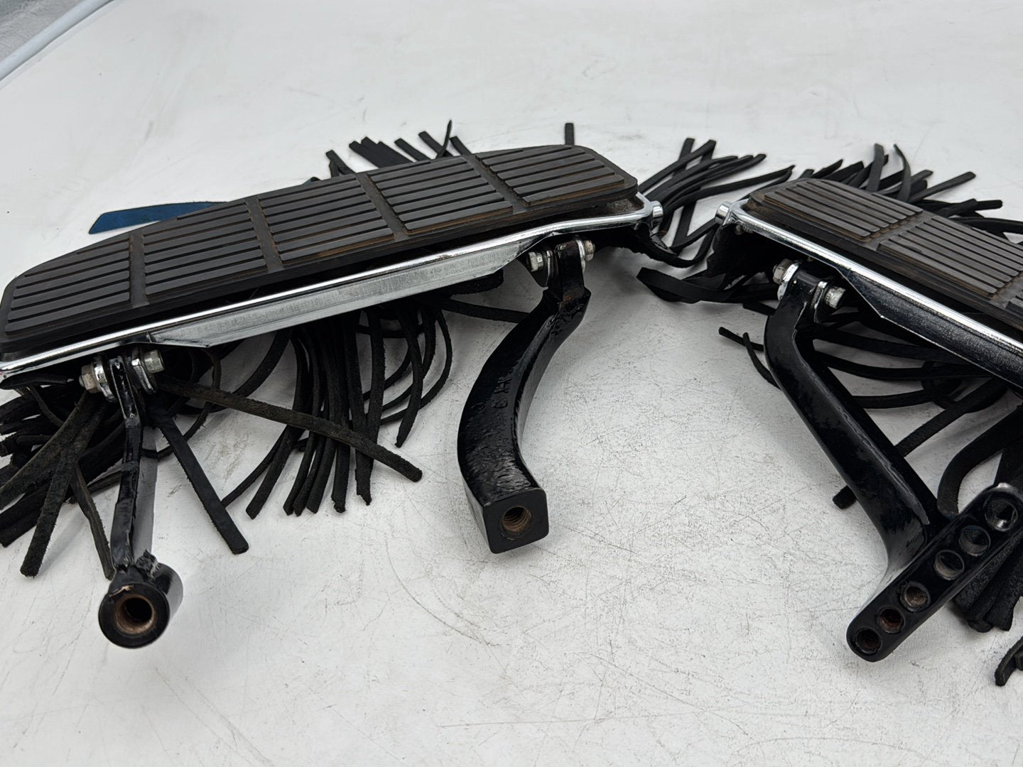1999 - 2006 Harley-Davidson Touring Electra Glide Classic Left Right Driver Floorboard Foot Rest 50621-79A