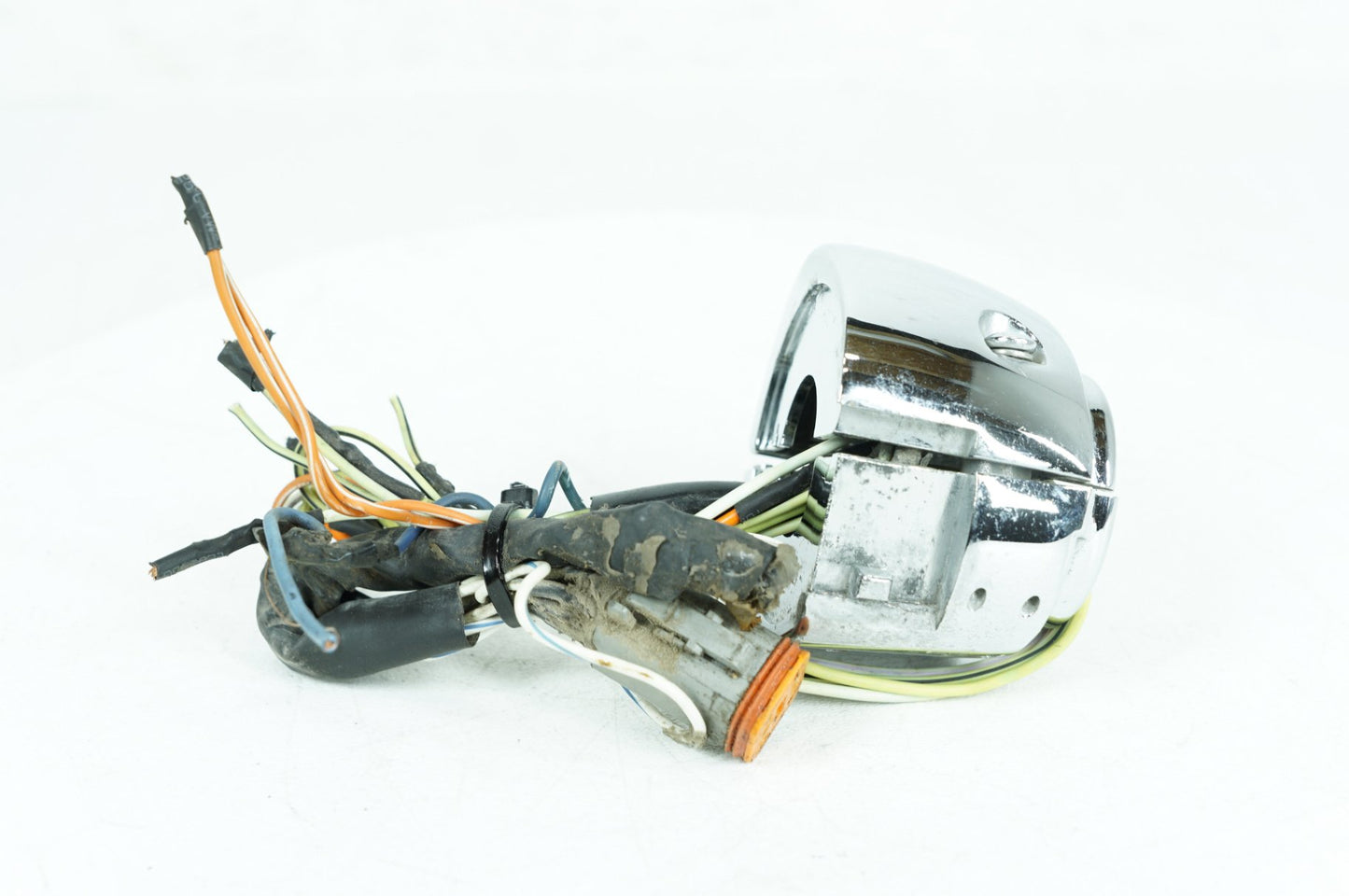 1999 - 2006 Harley-Davidson Touring Road King Classic Left Turn Signal Headlight Switches Controls  	71685-06A