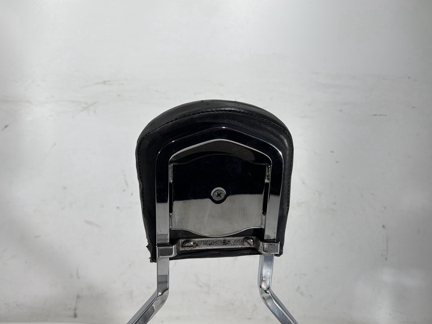 2008 Harley Dyna Fat Bob FXDF OEM Rear Sissy Bar w/ Backrest Cushion Pad