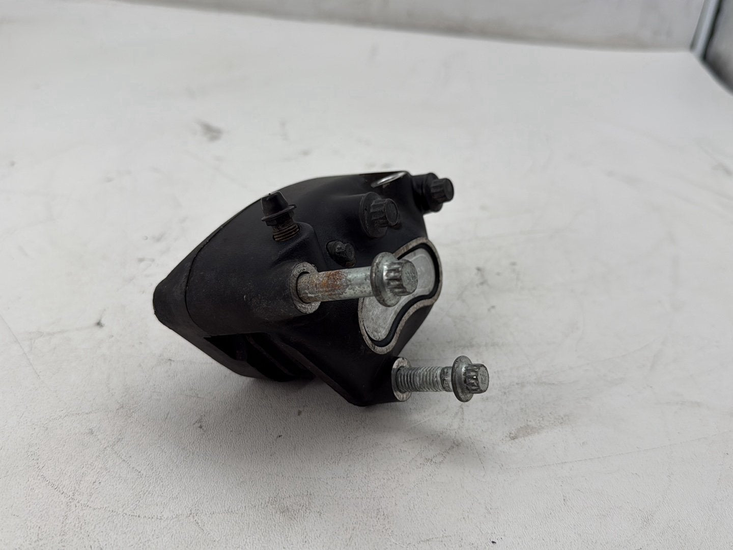 2006 Harley Touring FLHTCI Electra Glide Classic OEM Front Left 1 Brake Caliper