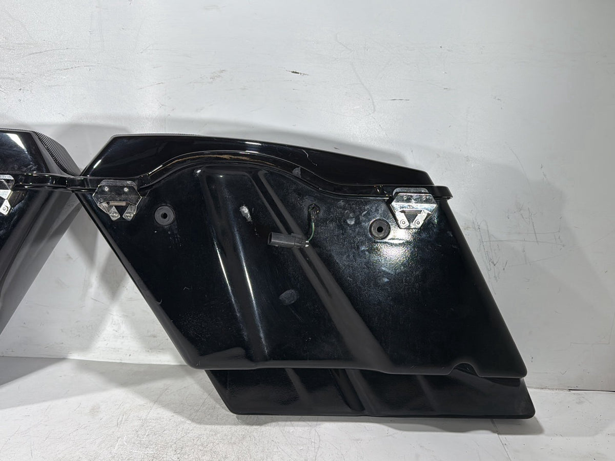 2010 Harley Street Glide Touring FLHX OEM Left Right Saddlebags Luggage NOKey