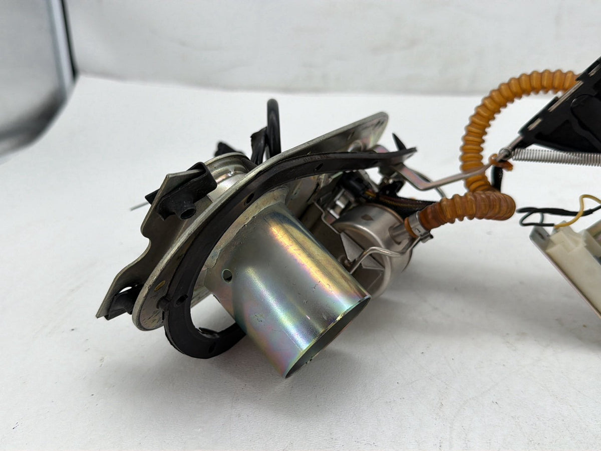 05 Harley Electra Glide Touring Ultra OEM Fuel Pump Gas Gasoline Petrol Sending