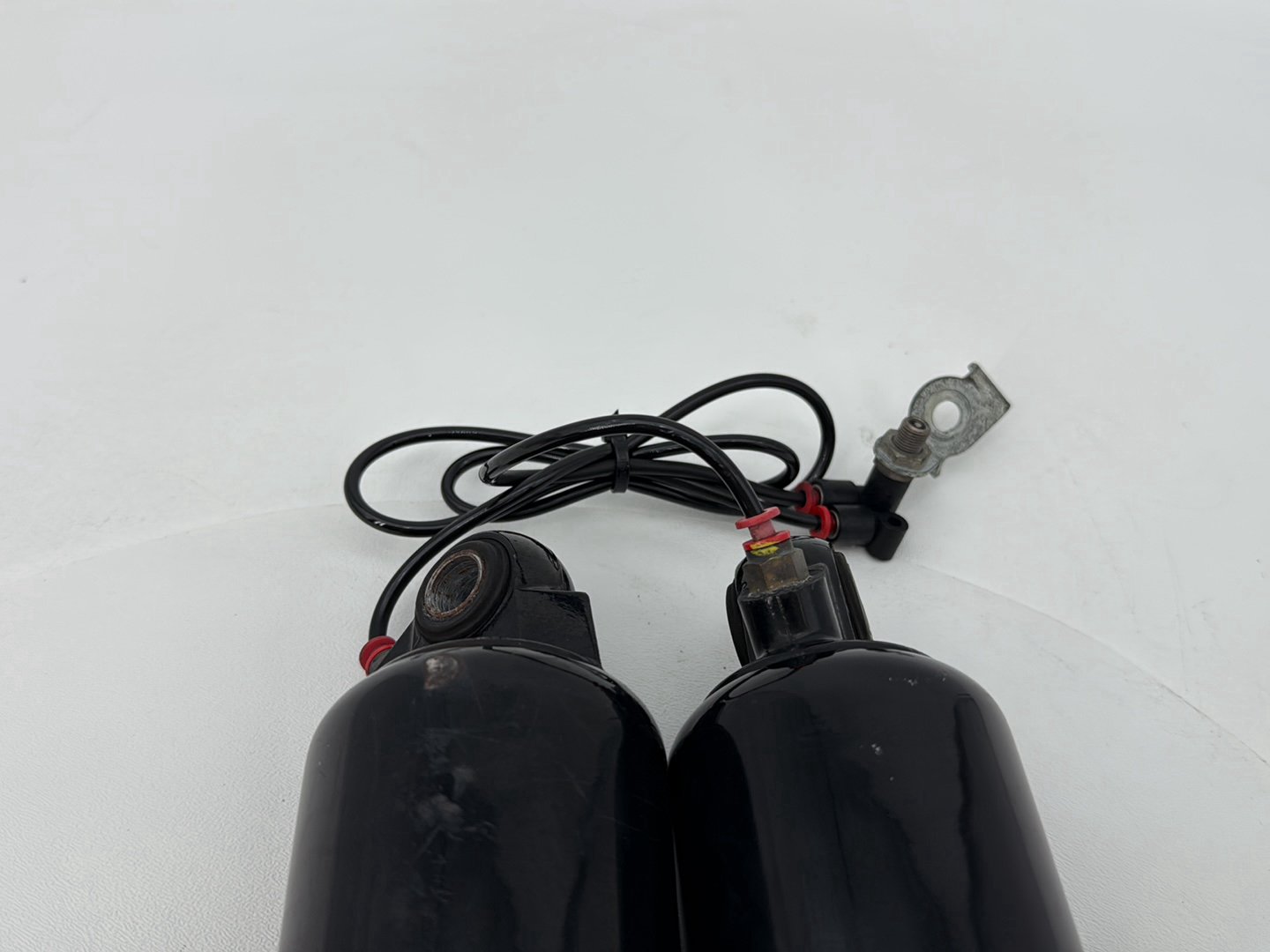 2007 - 2011 Harley-Davidson Touring Street Glide Rear Left Right Shock Absorbers 54662-09