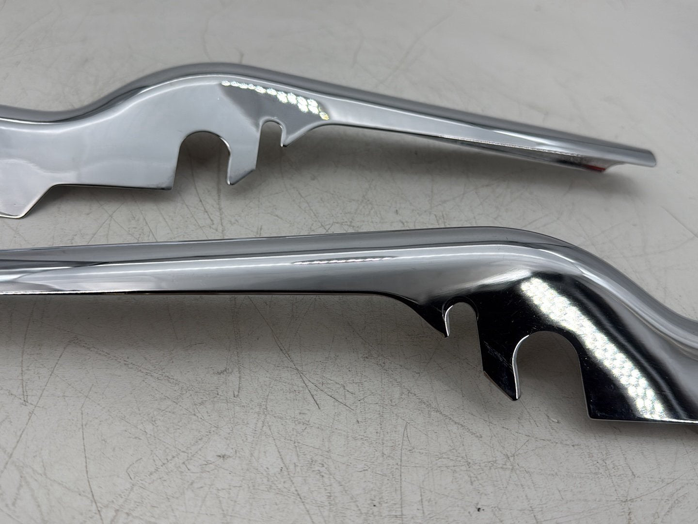 1995 Harley Touring FLHTCI Electra Glide Classic OEM Rear Left Right Fender Struts Bracket