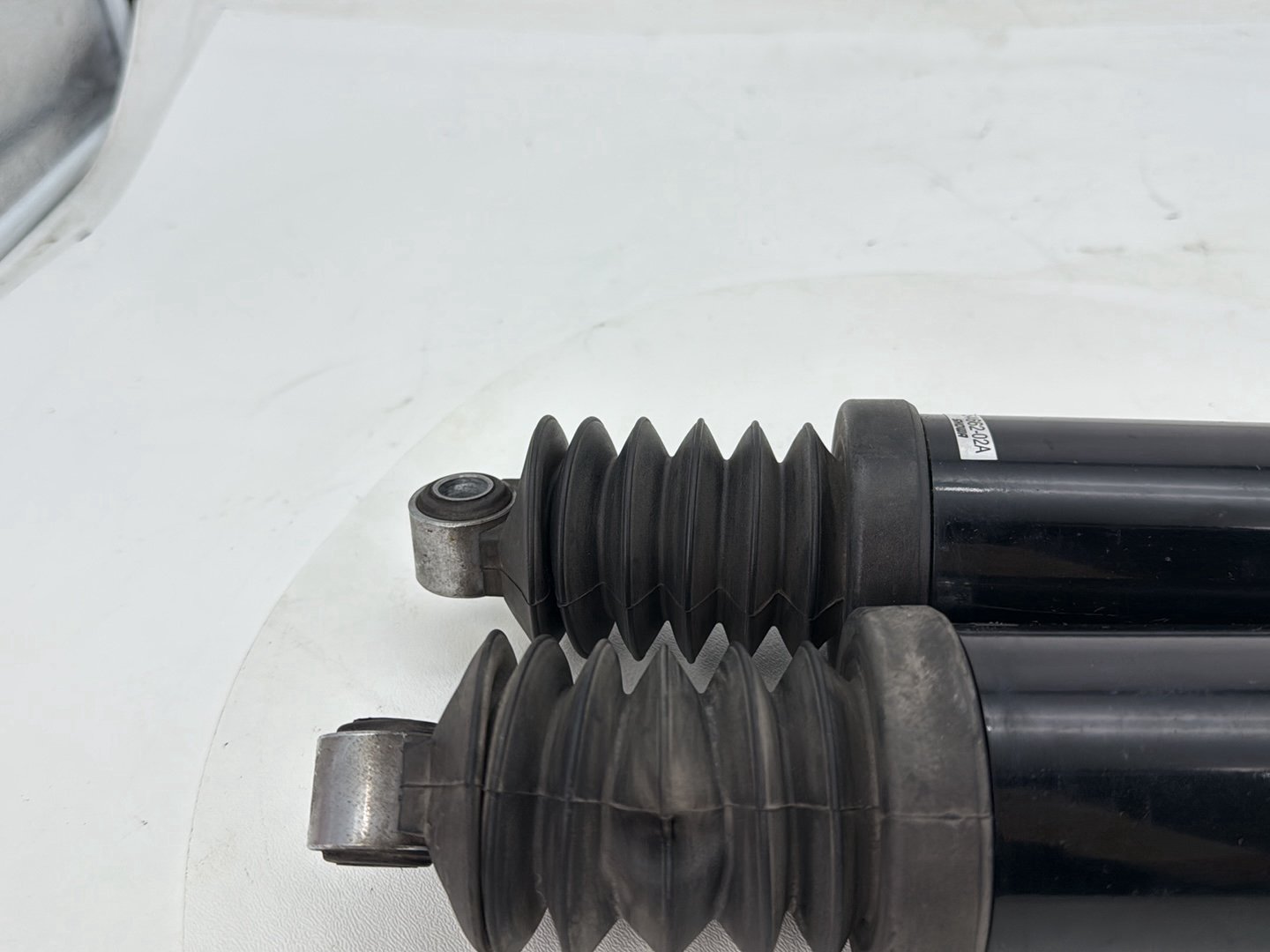 2007 Harley Street Glide Touring FLHX OEM Rear Left Right Shock Absorbers