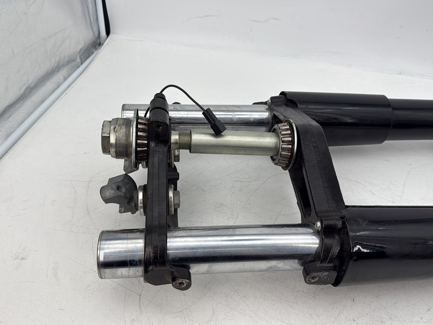 2015 Harley Touring FLHXS Street Glide OEM Front Triple Tree Set & LH RH Fork Legs Sliders