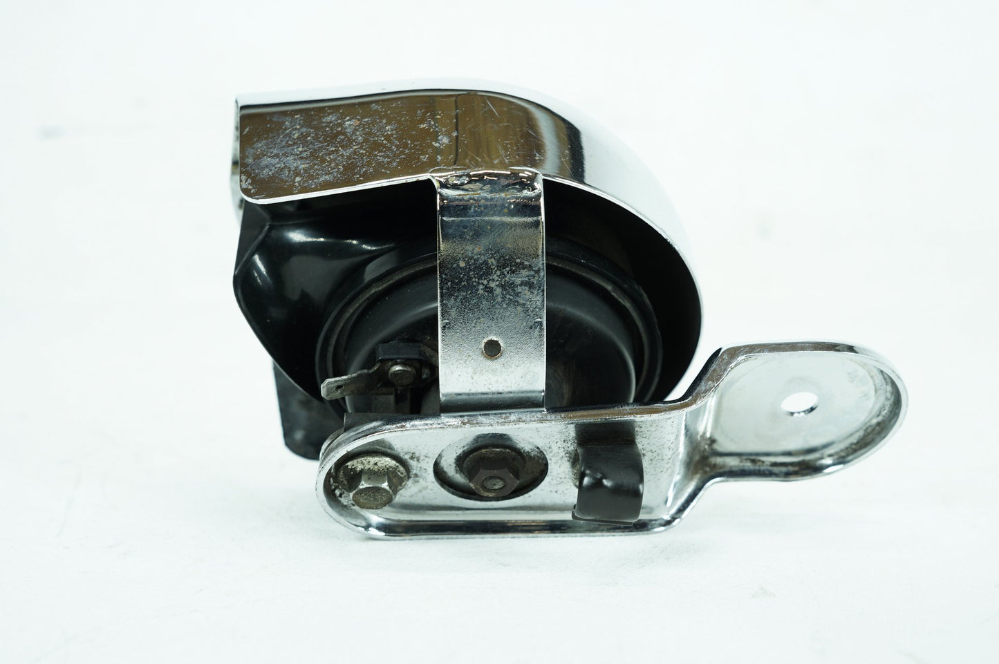 1999 - 2006 Harley-Davidson Softail Heritage Classic Horn Signal Klaxon Chrome Cover 69012-93A