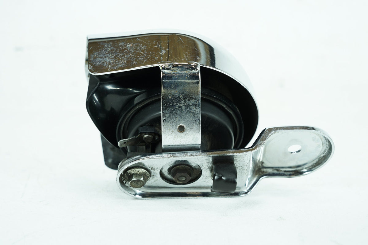 2005 Harley Softail FLSTC Heritage Classic OEM Horn Signal Klaxon Chrome Cover