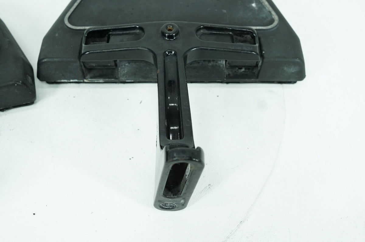 01 Harley Touring Electra Classic OEM Left Right Passenger Floorboard Foot Rest