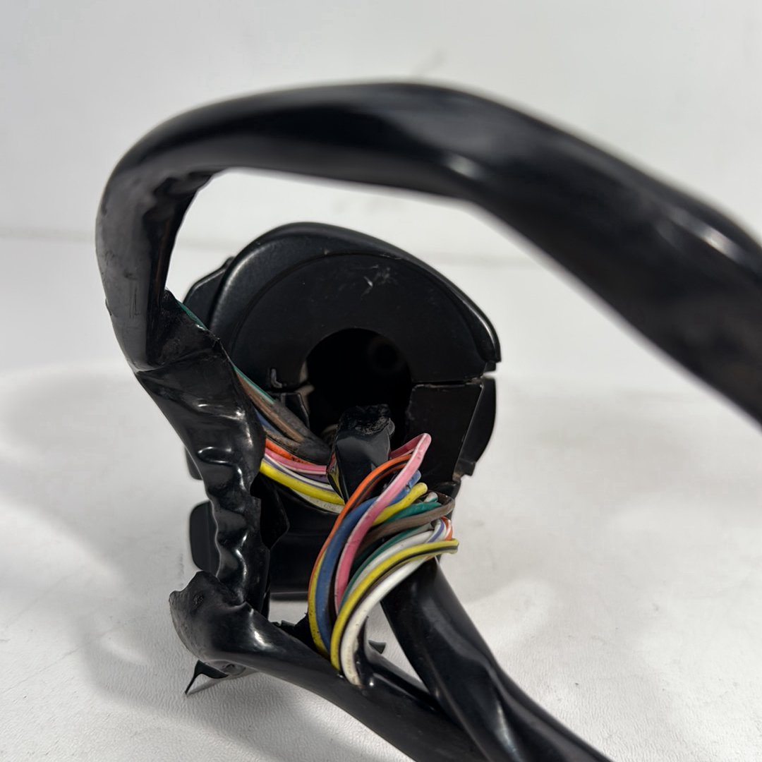 1999 - 2006 Harley-Davidson Touring Electra Glide Ultra Left Turn Signal Headlight Switches Controls 71567-96