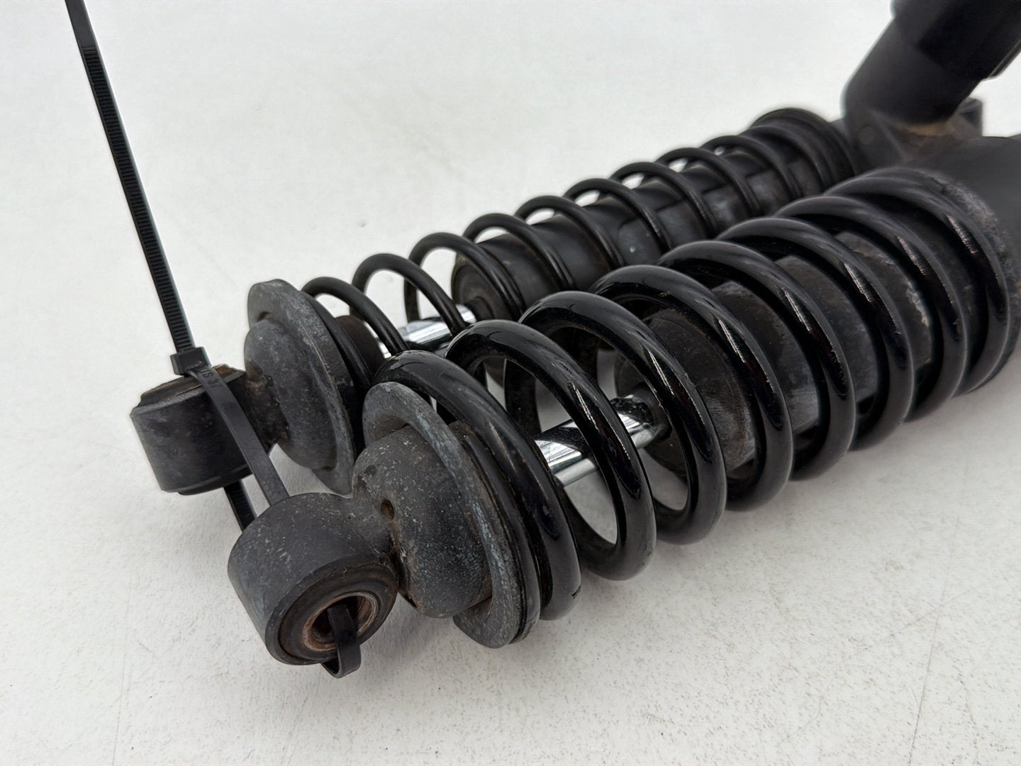 2007 - 2012 Harley-Davidson Touring Street Glide Rear Left Right Shock Absorbers