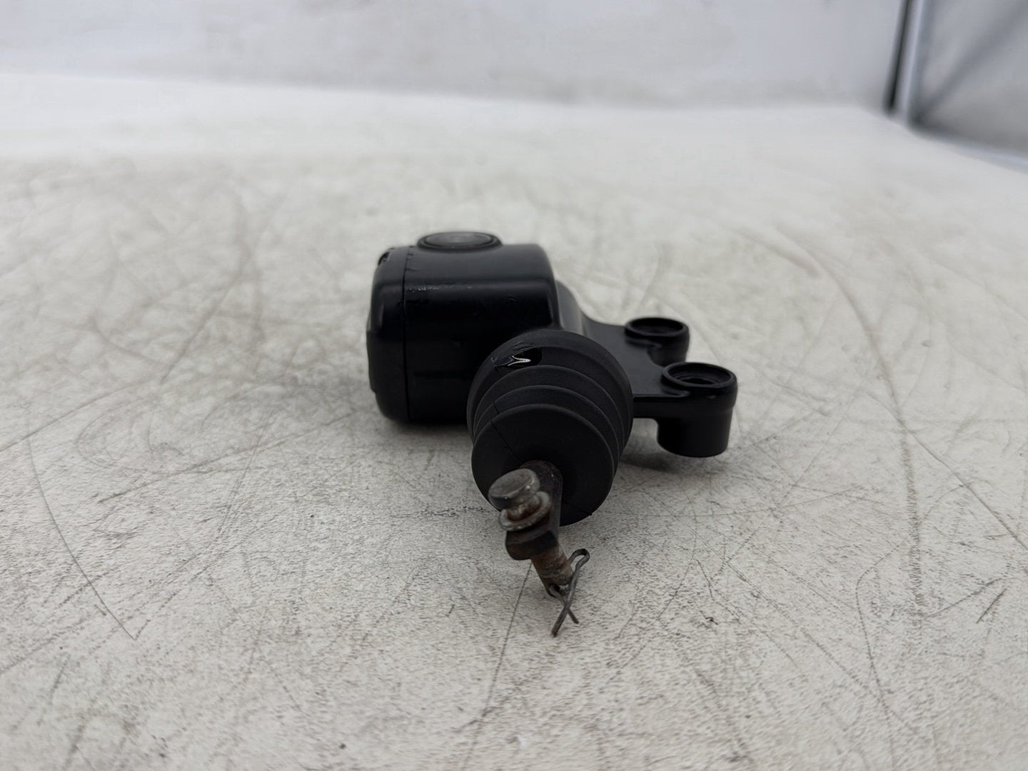 2011 Harley Street Glide Touring FLHX OEM Rear Brake Master Cylinder Reservoir