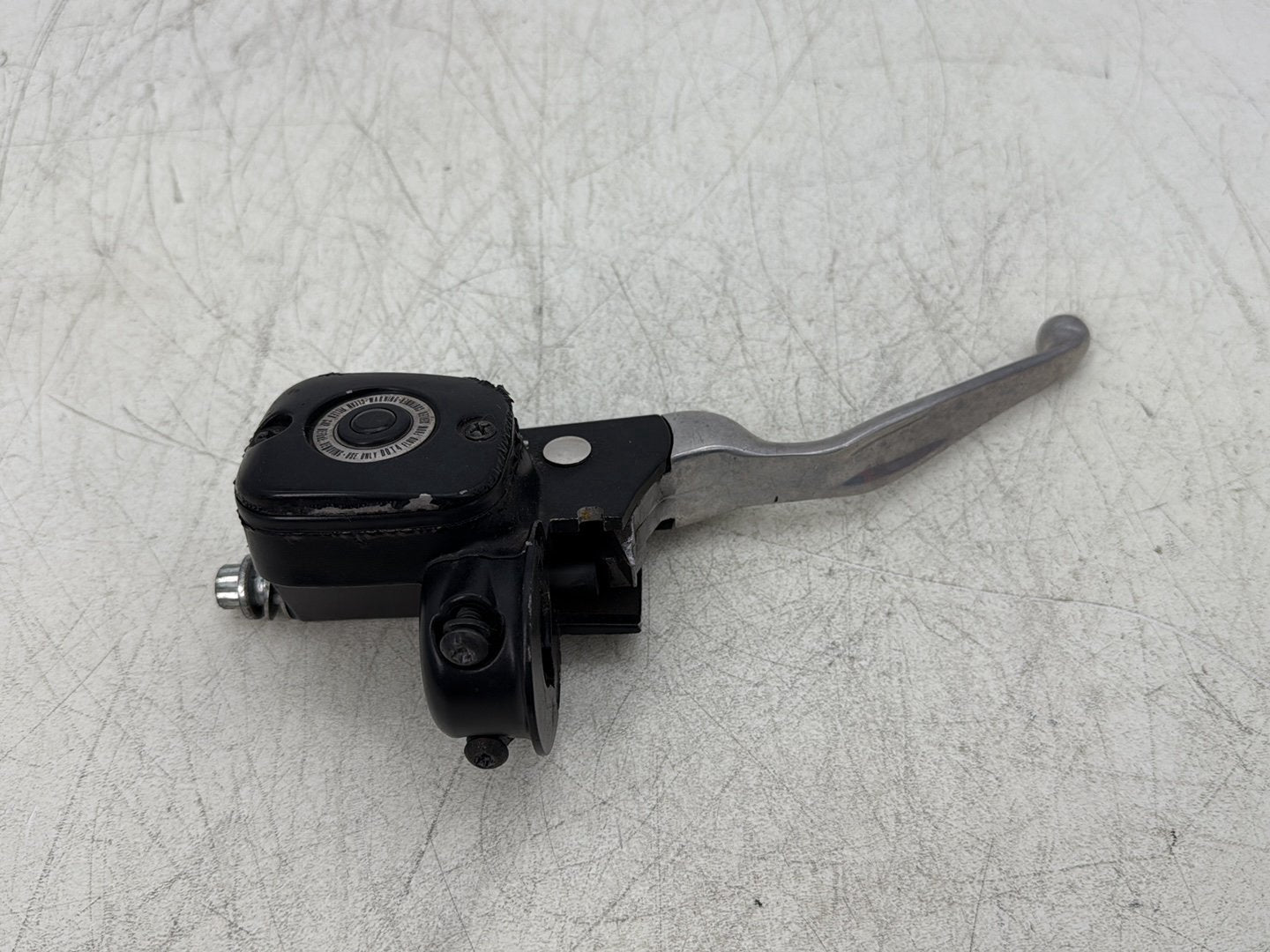 2012 Harley Dyna Super Glide Custom FXDCI OEM Front Right Brake Lever Master Cylinder
