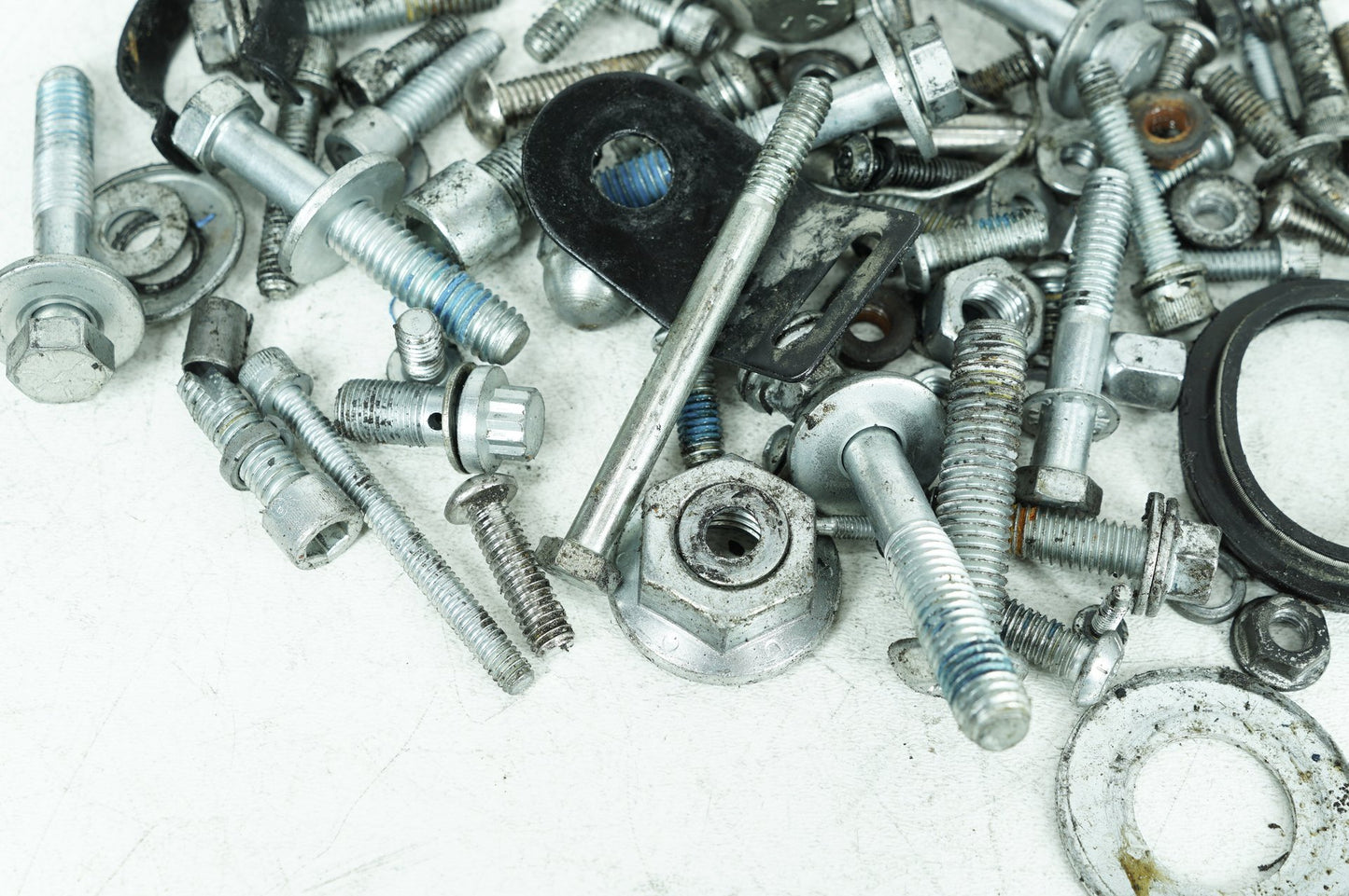 2007 - 2017 Harley-Davidson Dyna Street Bob Hardware Bolts Nuts & Brackets