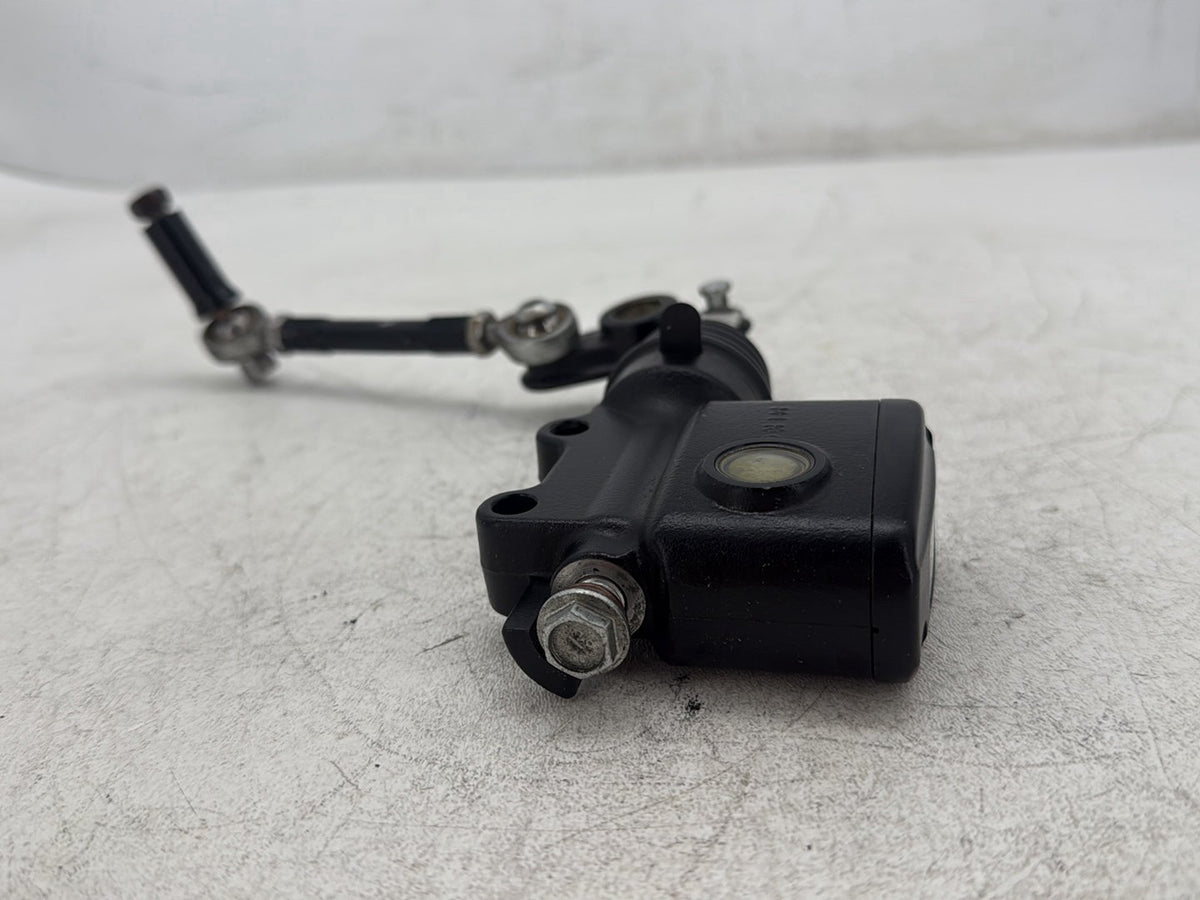 2019 Harley Softail Street Bob FXBB OEM Rear Brake Master Cylinder Reservoir