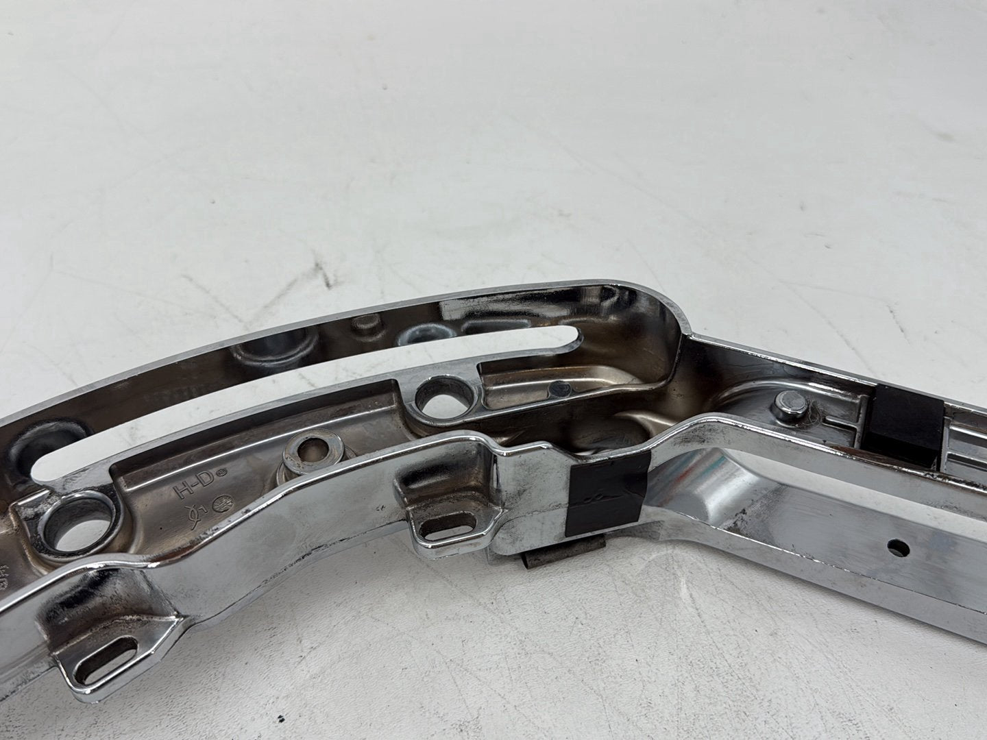 18 Harley Electra Glide Touring OEM Left Right Saddlebag Fender Struts Brackets