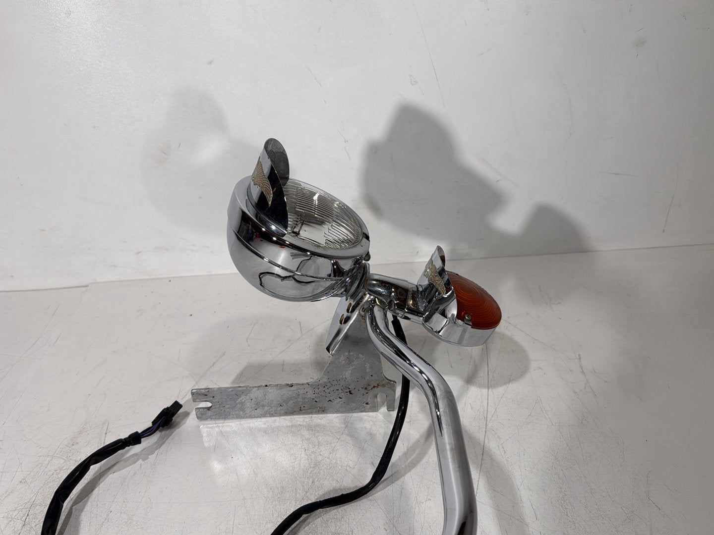 1999 - 2006 Harley-Davidson Touring Road King Police Front Left Right Turn Signal Indicators 68712-94A , 68766-94