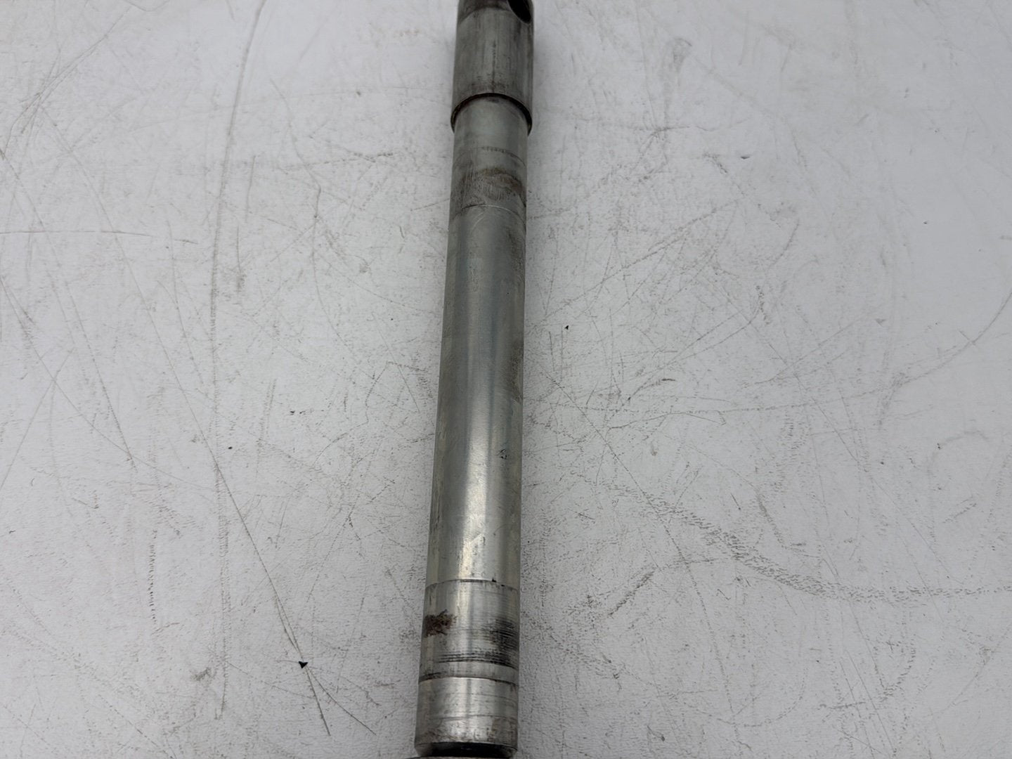 2005 Harley Touring FLHRCI Road King Classic OEM Front Wheel Axle Bolt Shaft