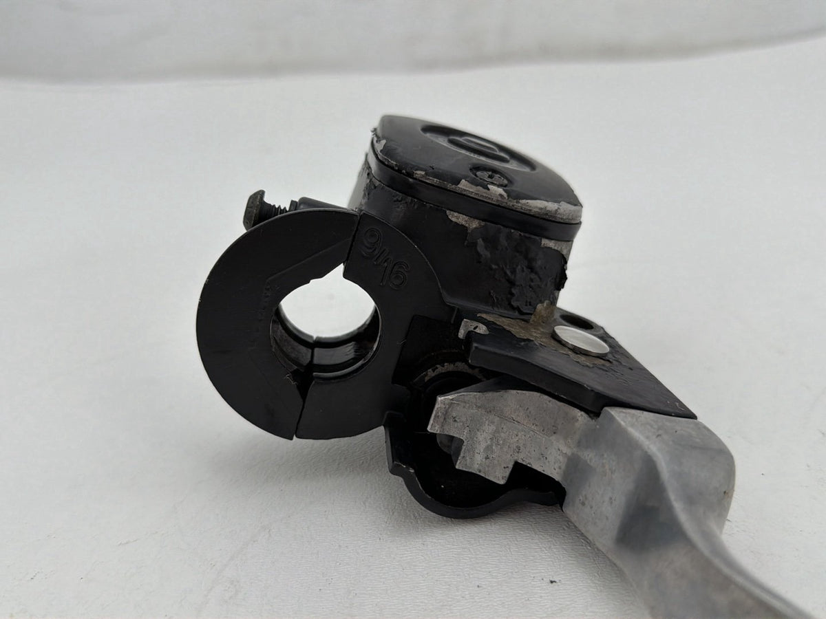 2011 Harley Heritage Softail Classic OEM Front Right Brake Lever Master Cylinder