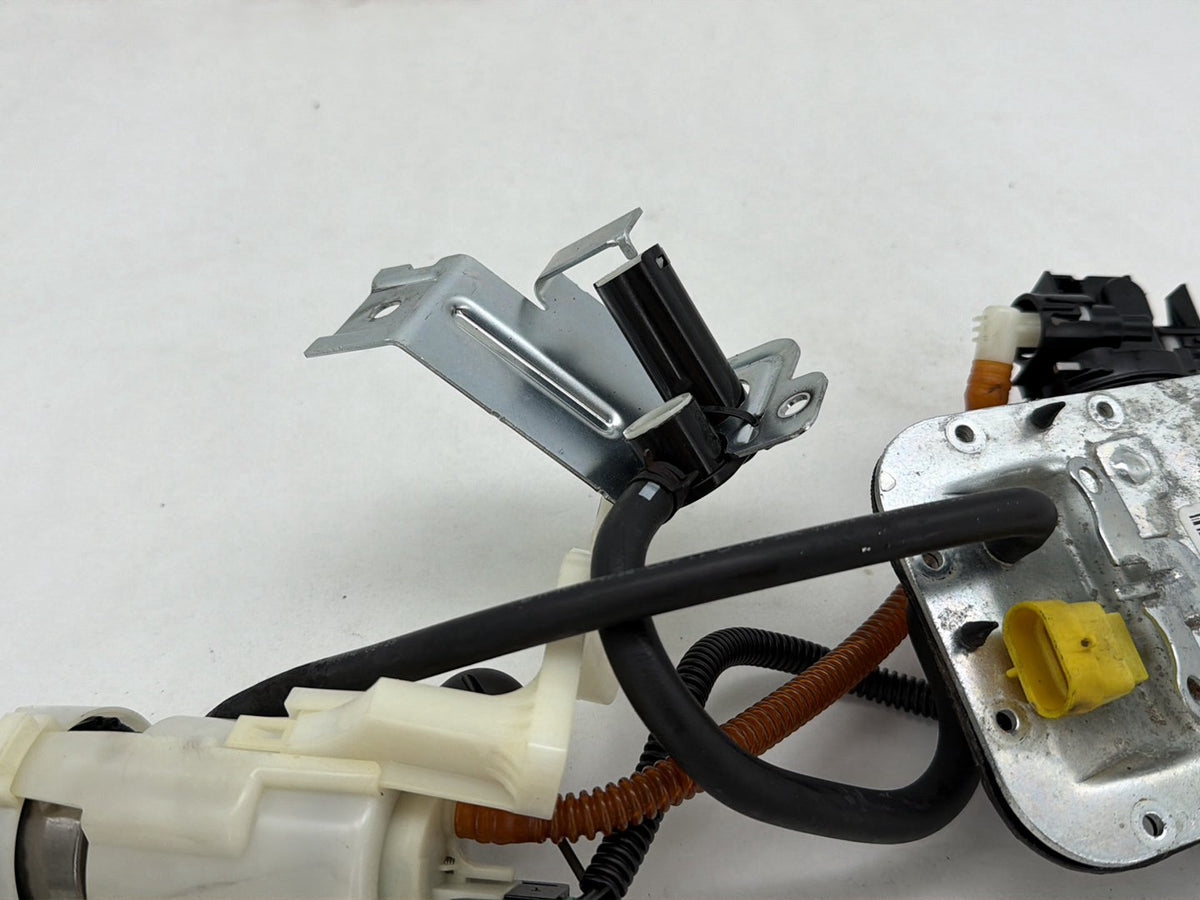 2015 Harley Softail Deluxe FLSTN OEM Fuel Pump Gas Gasoline Petrol Sending