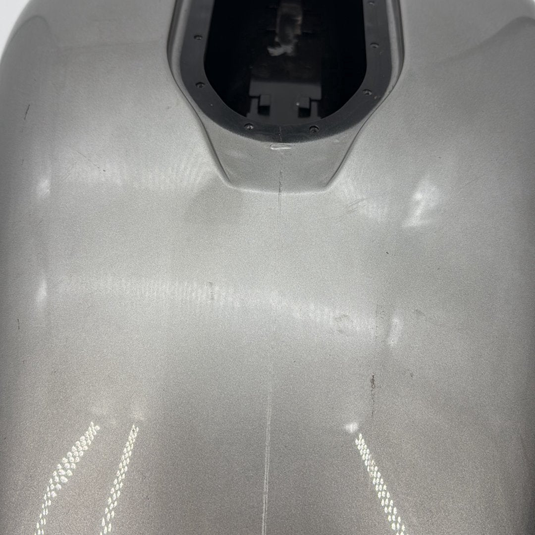2007 - 2012 Harley-Davidson Dyna Super Glide Fuel Gas Tank Gasoline Reservoir 61590-04A