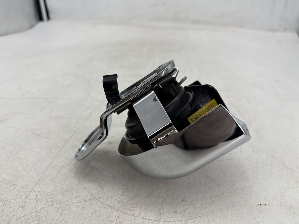 2017 Harley Dyna Street Bob FXDB OEM Horn Signal Klaxon Chrome Cover