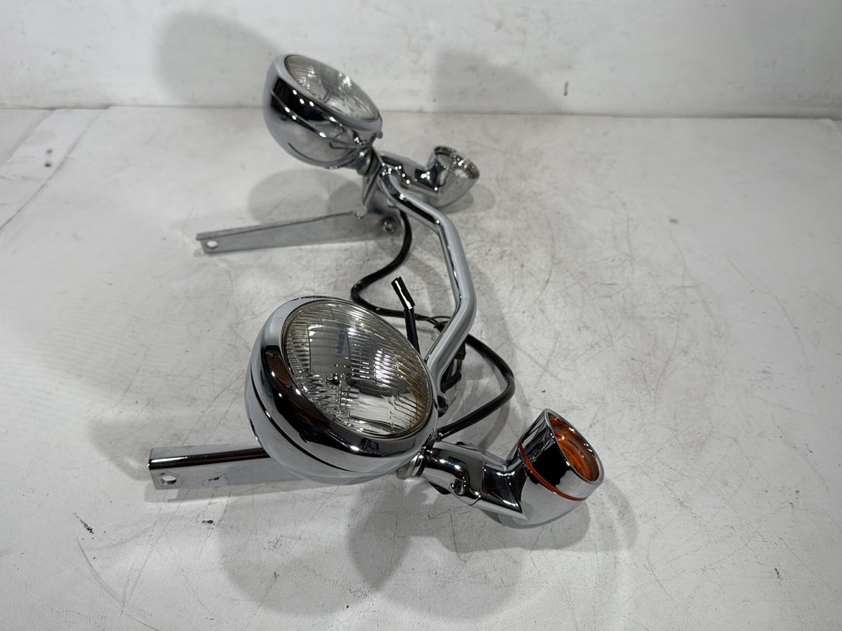 2004 Harley Heritage Softail Classic FLSTCI OEM Front Turn Signal Indicators Aux Light Bar