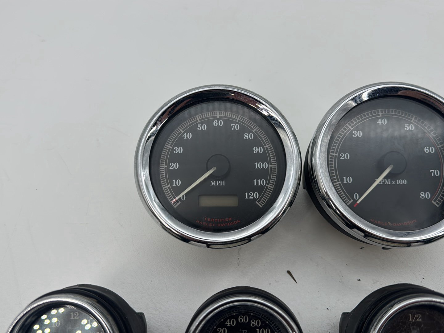1999 - 2006 Harley-Davidson Touring Electra Glide Classic Air Oil Volt Fuel Tacho Speedo Gauges  	67349-00