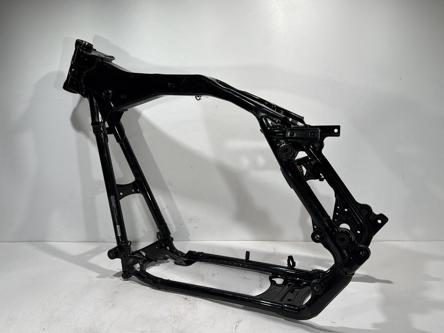 2008 - 2016 Harley-Davidson Touring Street Glide Body Main Frame Chassis SLVG  	47900-11BHP