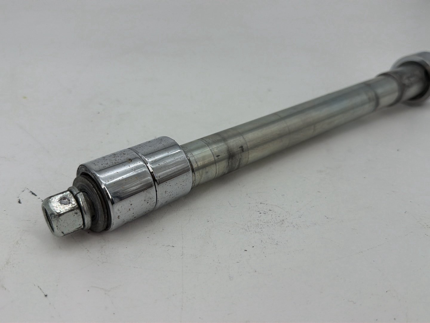 1999 - 2006 Harley-Davidson Touring Road King Front Wheel Axle Bolt Shaft  	43364-00