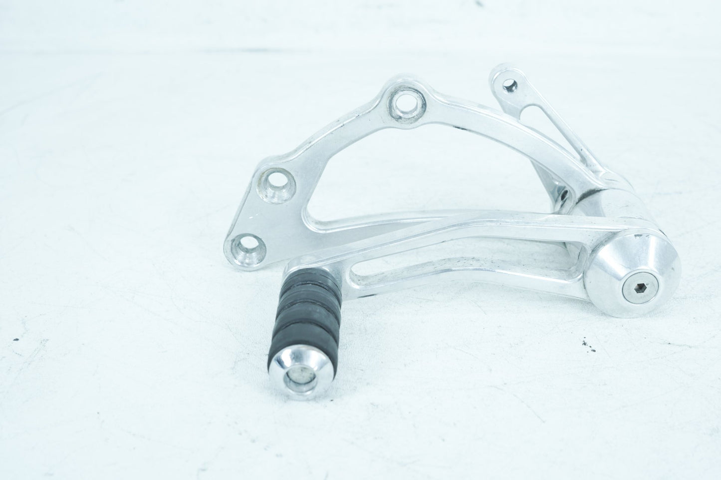1999 - 2006 Harley-Davidson Dyna Super Glide T-Sport Left Driver Foot Controls Peg Rest 50643-82