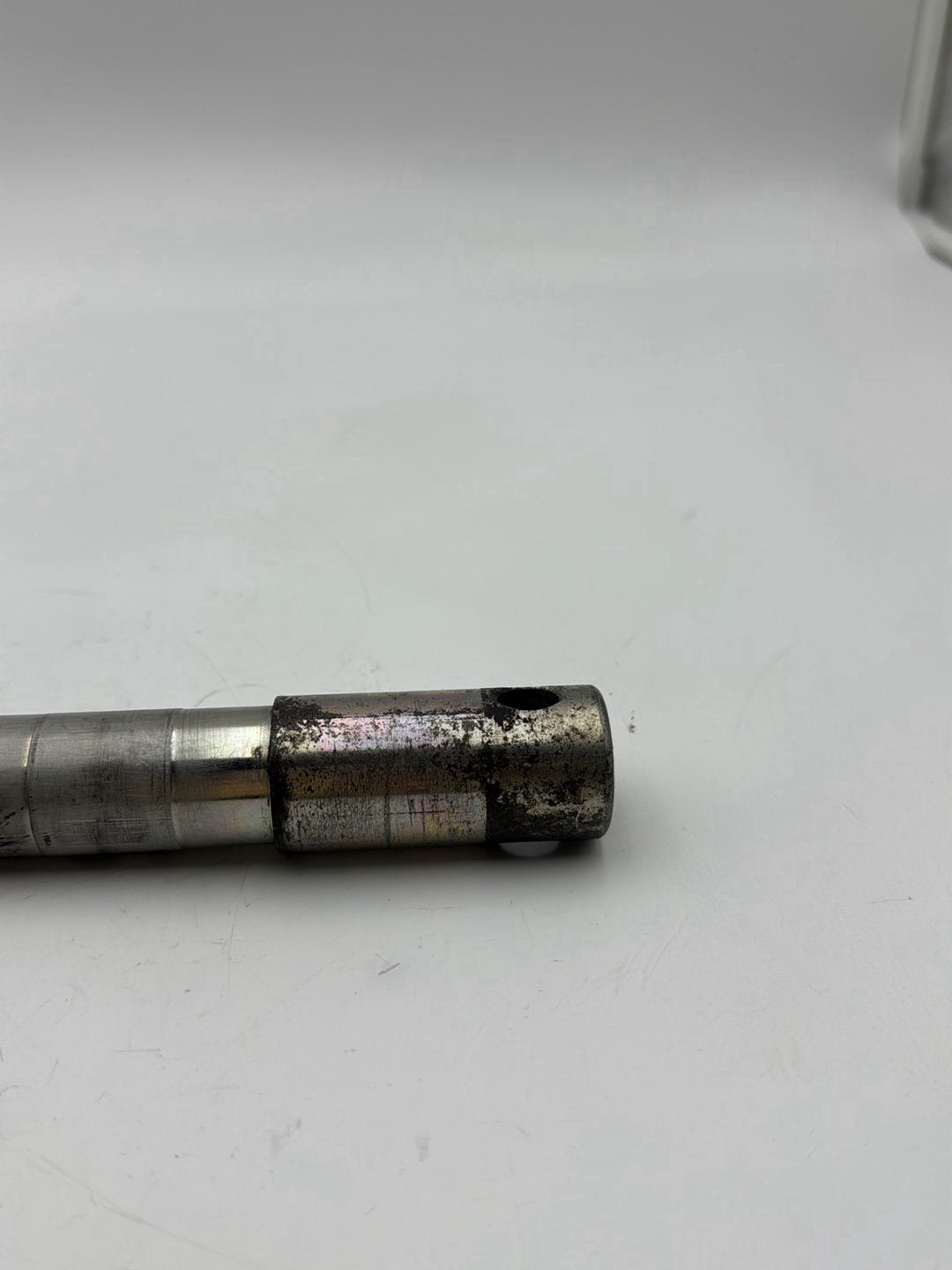 2007 - 2012 Harley-Davidson Dyna Street Bob Front Wheel Axle Bolt Shaft  	40928-06