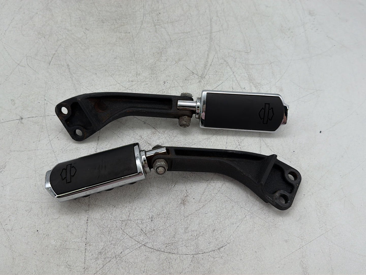 2007 Harley Dyna Street Bob FXDB OEM Passenger Left & Right Foot Pegs
