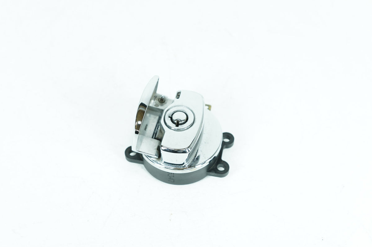 1999 - 2006 Harley-Davidson Softail Deluxe Ignition Switch Cylinder Barrel Lockset NOKey 71450-04